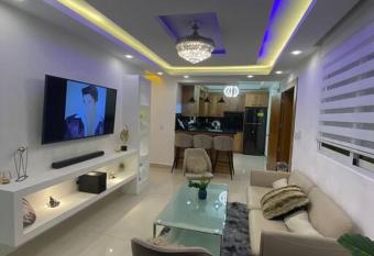 Con Jacuzzy,Linda vista ,rom  ntico ,wifi moderno,,TV 4K has Balcony rooms