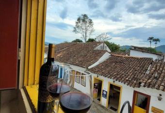 Pousada Casa Da Lapa allows 18 year olds to book a room