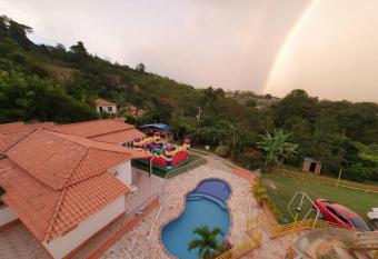 Villa Ruizse  ores. Un lugar m  gico para el descanso con tu familia y amigos. Disfruta del clima fresco de lebrija. has Balcony rooms