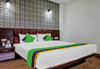 Treebo Trend Himalayan Residency Downtown has Smoking rooms