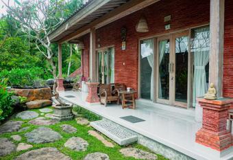 Kresna Asih House has Balcony rooms