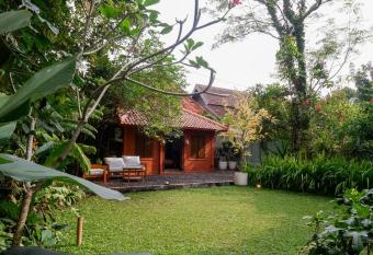 Villa Den Kazu has Balcony rooms