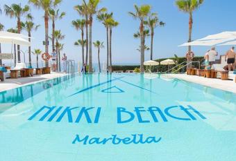 Luminosa y moderna propiedad con vistas al Mar Mediterr  neo a 2min allows 18 year olds to book a room