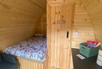 Wooden 2 berth Glamping pod has Balcony rooms