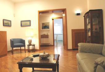 LA LOGGETTA appartamento nel cuore di Anzio has Balcony rooms