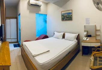     ng    Hotel B   c Ninh has Smoking/Balcony rooms