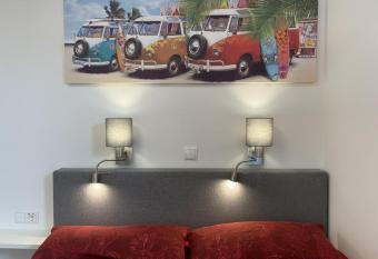 Kellenhusen Tor 22 allows 18 year olds to book a room