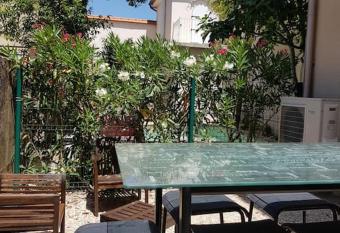 Appartement rue calme, proche centre ville has Balcony rooms