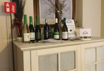 Agriturismo Crodi has rooms with a private hot tub