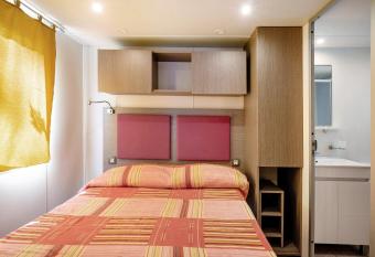 Camping Grande Italia Vulcano 4 has Balcony rooms