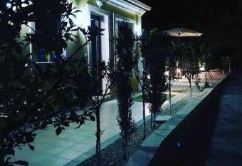 Villa Tsianos has Balcony rooms