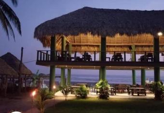 Sambo Mambo Beach Hotel has Balcony rooms