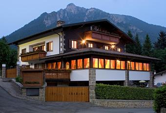 Max Meubl   has Balcony rooms