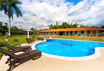 Finca La Grecia , en el Quindio con piscina has Balcony rooms