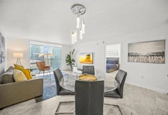 The Club At Brickell Bay has Balcony rooms