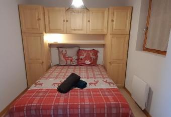 Le repos du choucas has Balcony rooms