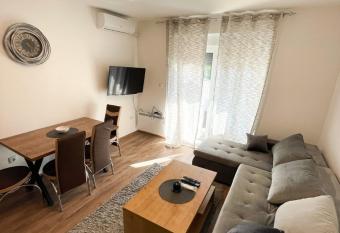 Apartmani   ampion has Balcony rooms