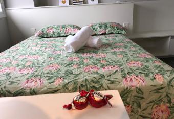 Loft Encantador, piscina, academia, garagem, sal  o has Smoking rooms