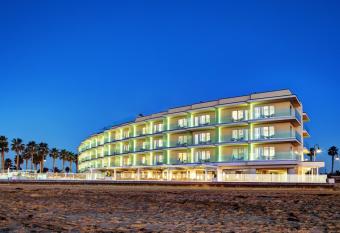 Pier South Resort Autograph Collection has Balcony rooms