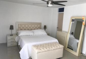 Confortable habitaci  n con ba  o privado y A/C al lado de la universidad andina has Balcony rooms