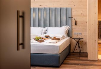 Calepina Alpine Suite has Balcony rooms