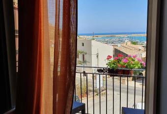 Cerri Hotel has Balcony rooms