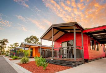 BIG4 Bendigo Park Lane Holiday Park has Balcony rooms