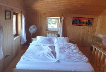 Homestay Sleepy Traveler has Balcony rooms