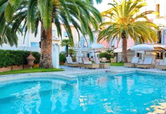 Hotel Europa has Balcony rooms