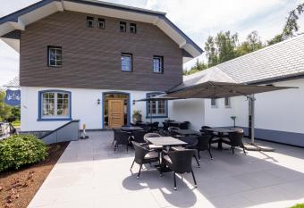 Gasthof Wisonbrona allows 18 year olds to book a room