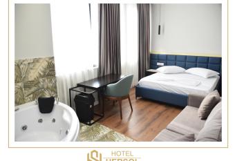 HOTEL HERSOL has Balcony rooms