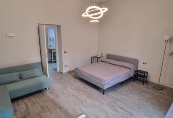 Centonze Apt - Messina centro has Balcony rooms