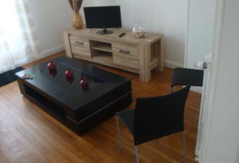 A2pasducentre has Balcony rooms