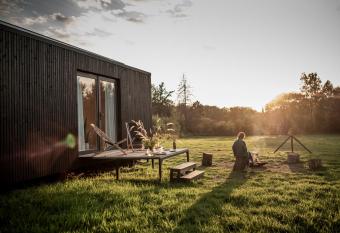 Kalmdown Cabin - Antwerp allows 18 year olds to book a room