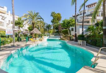 Golden Beach Elveria has Smoking/Balcony rooms