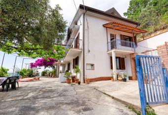 VILLA BOUGANVILLE has Balcony rooms