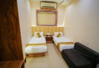 Hotel Skylink Hospitality Next to Amber Imperial allows 18 year olds to book a room