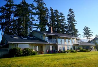 Donkersley Beach Manor A has Balcony rooms