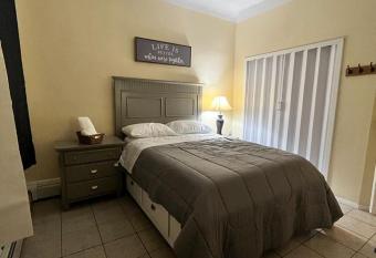 Beautiful Apartment 10 mins from NYC!! allows 18 year olds to book a room