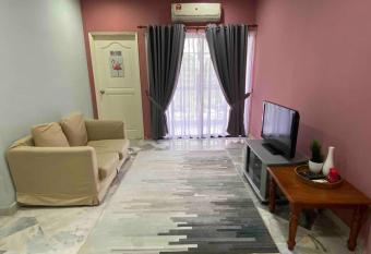 Homestay Ria Shah Alam/Subang has Balcony rooms