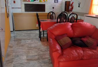 COMPLEJO STYLE,CENTRICO,MUY SEGUR allows 18 year olds to book a room