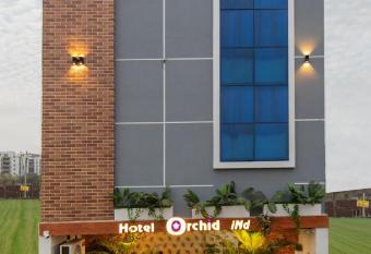 Hotel Orchid Ind allows 18 year olds to book a room