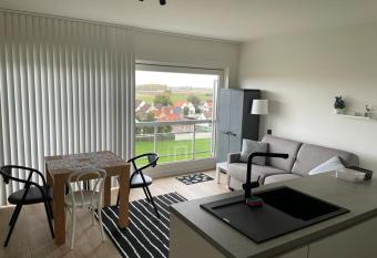 Studio Laguna Beach has Balcony rooms