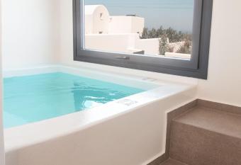 North Wind Luxury Suites allows 18 year olds to book a room