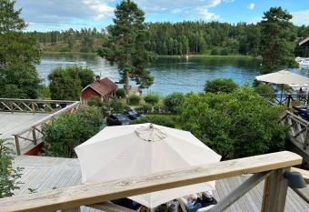 Exclusive guesthouse with stunning Seaview! has Balcony rooms