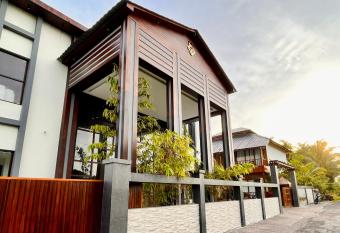 ILE BAY RESORT has Balcony rooms