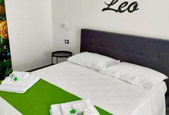 B&b Leo has Balcony rooms