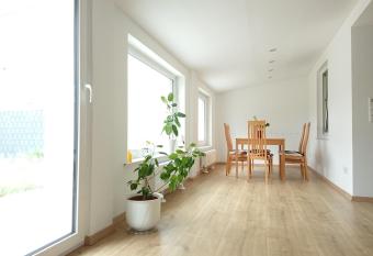 Bungalow in Messen  he allows 18 year olds to book a room