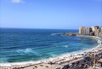Lovely 3 bedrooms in Sydibeshr Alexandria family only has Balcony rooms