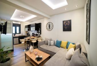 Luxurious apartment in the heart of town ! has Balcony rooms